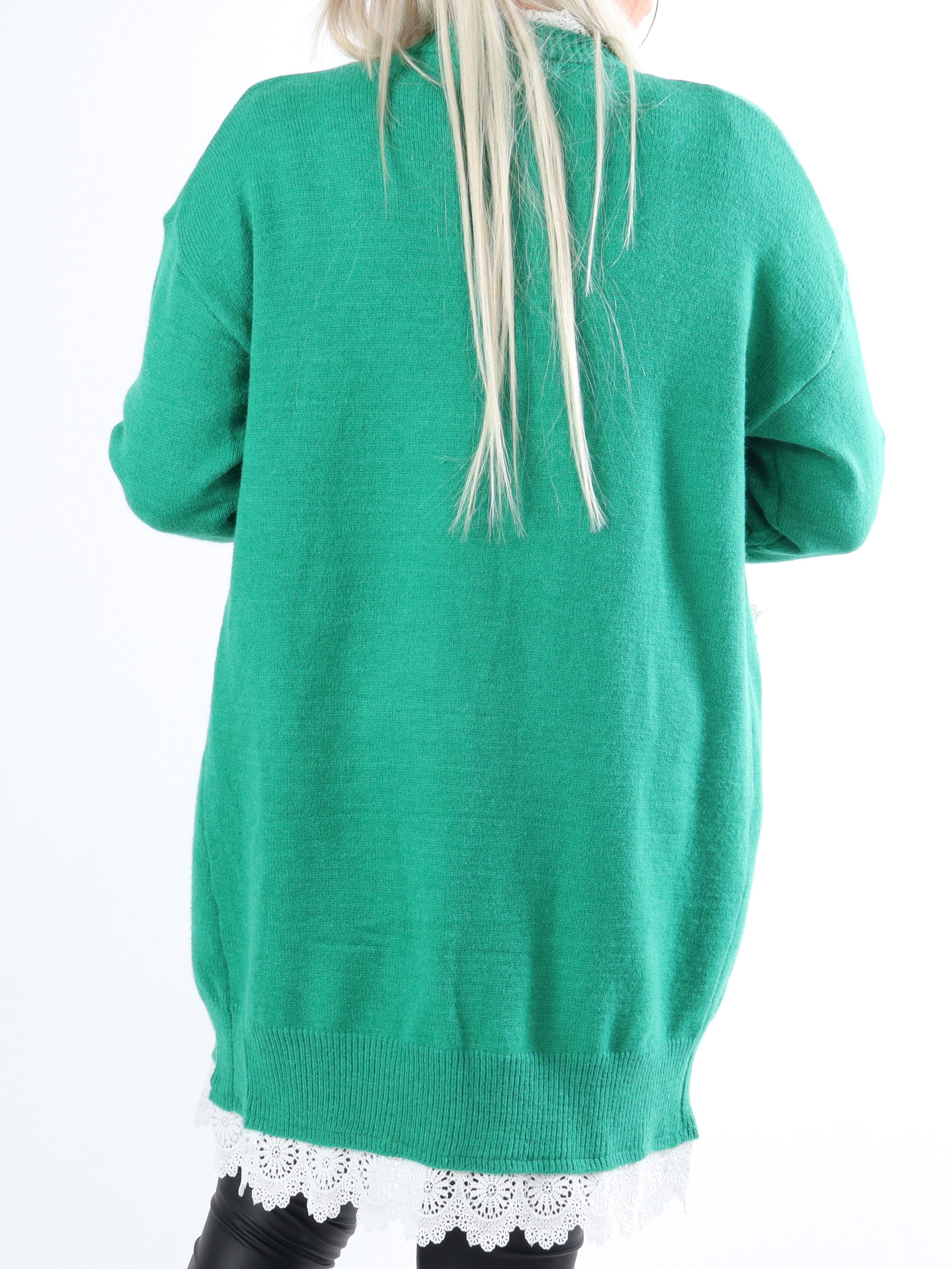 Rosie - Feminin plus size stickad kofta med vit spets